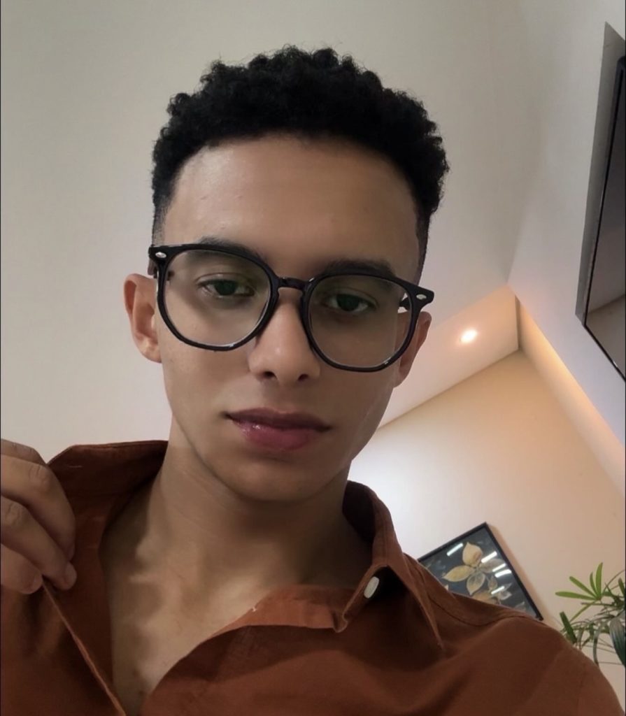 Marcos Vinícius da Hora Silva — Estagiário